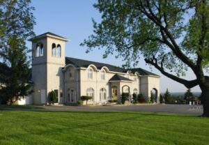 Casa Larga Vineyards, still family owned and operated, is celebrating its 50th anniversary. (Courtesy of Casa Larga Vineyards)
