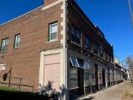 The 23-unit apartment building at 571-579 Lake Ave. in Rochester sold for $950,000. (Photo by Kevin Oklobzija)